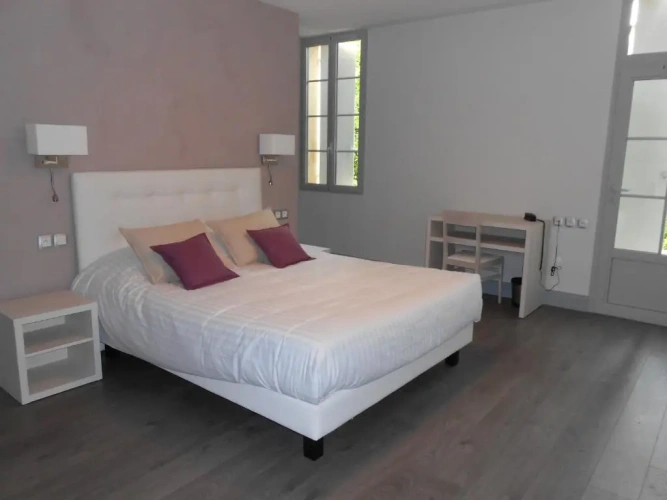 Standard Twin room with view