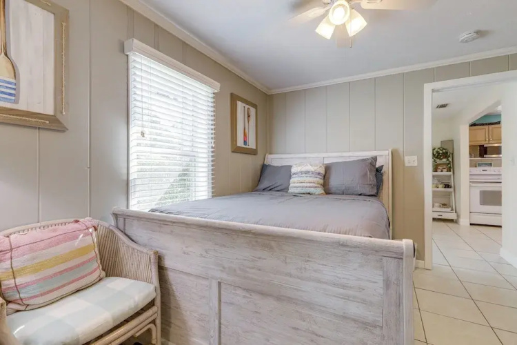 3 Mi to Jensen Beach: Pet-friendly Getaway w/ Yard
