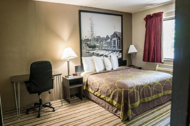 Super 8 By Wyndham Groton