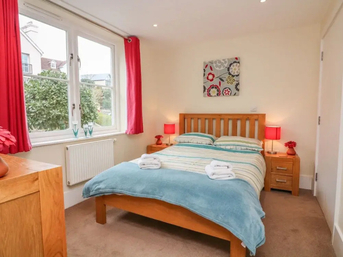1 Combehaven
