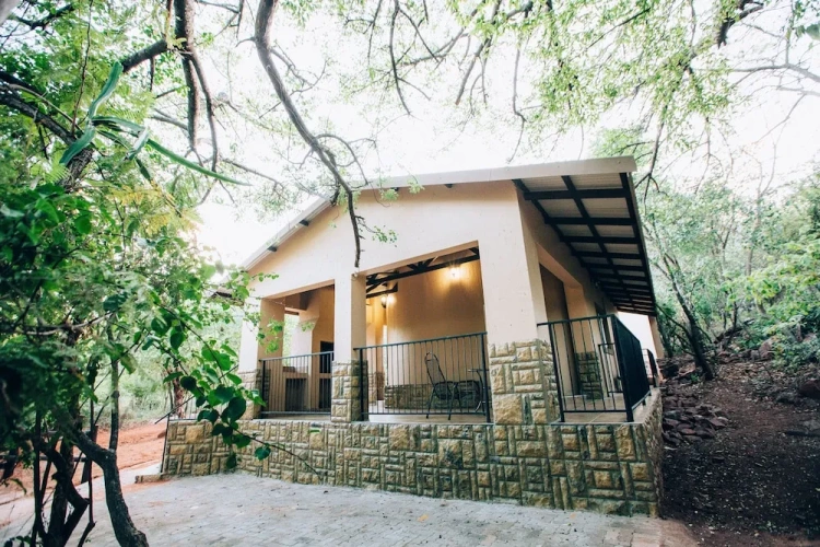 Sextuple Cottage