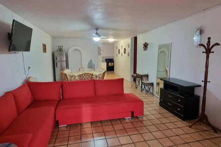 Lovely 2-bedroom condo with POOL