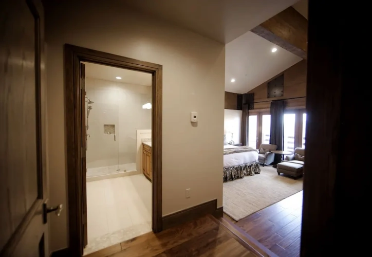 2 Bedrooms Suite