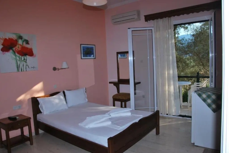 Standard Double room with garden view