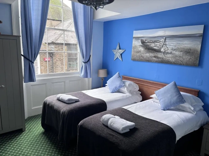 Deluxe Twin room