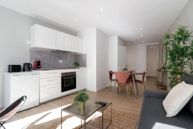 1 Bedroom Apartment