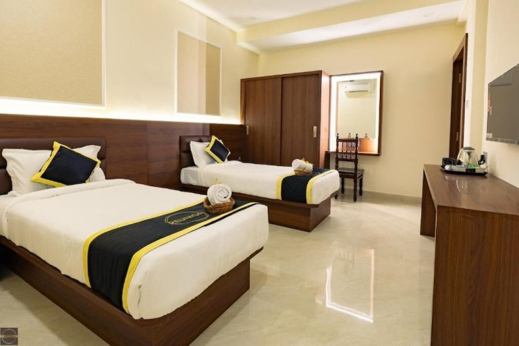 Reunion DeHomes - Premium Suites