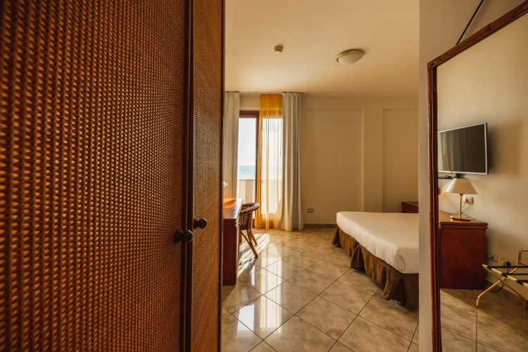Hotel Ara Solis