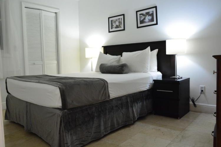 Suite with city view