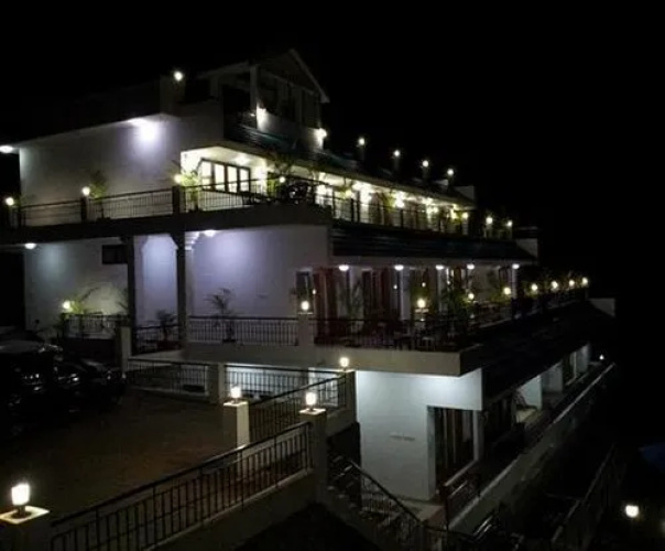 Mount 'n' Mist Hotel