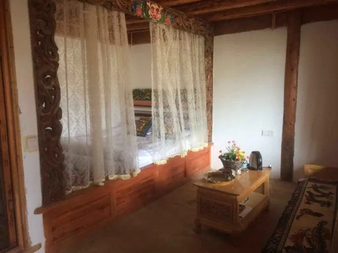 Yueliang Zhishang Hostel