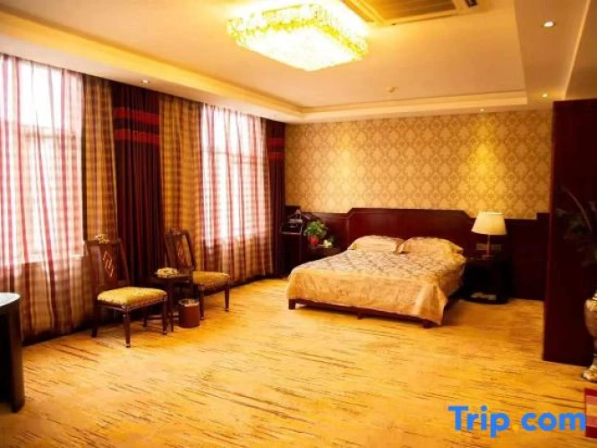 Deluxe Suite