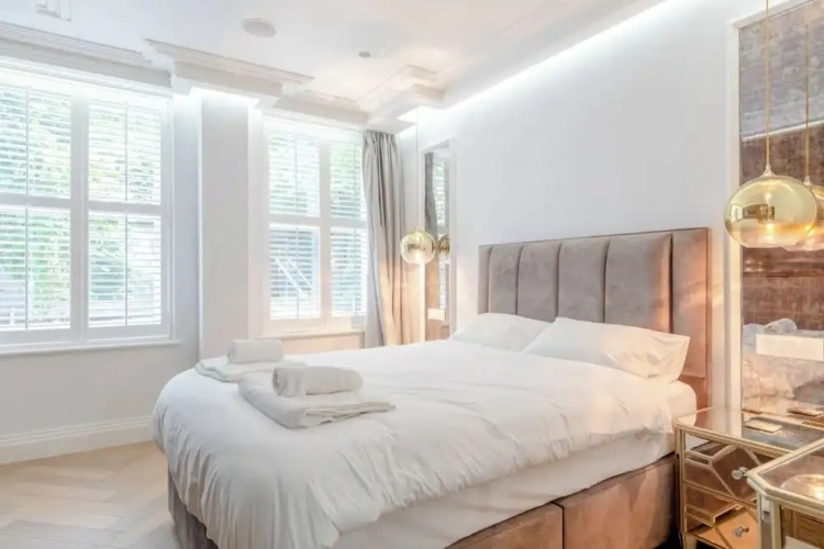 Quadruple Apartment
