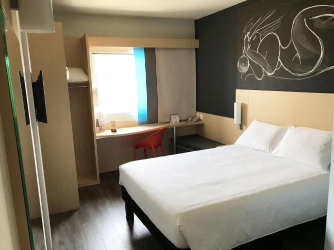 ibis Irapuato