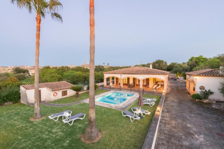 3 Bedrooms Villa