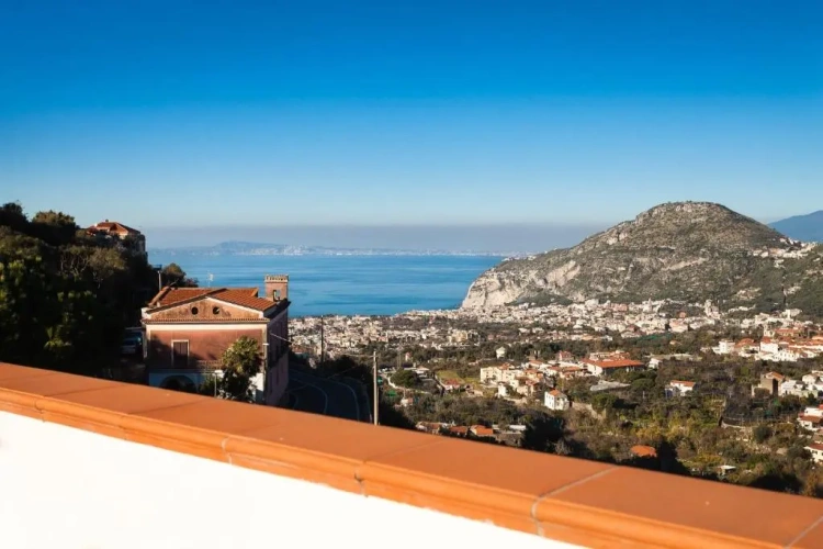 4 Bedrooms Villa