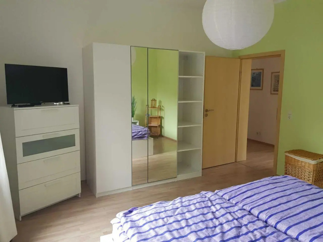 064 Lindenstra_e