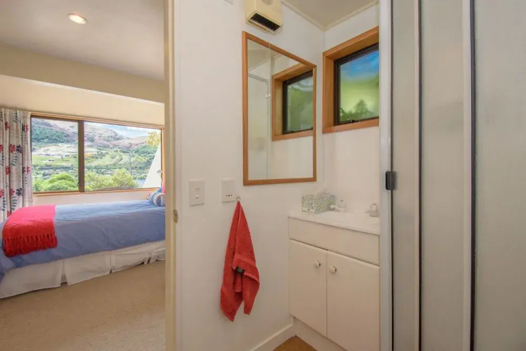 Libra Lake View Villa