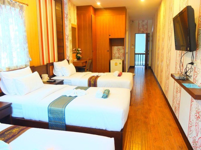 Standard Triple room