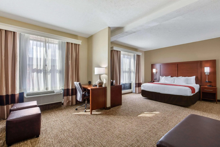 Comfort Suites Nashville near Percy Priest Lake