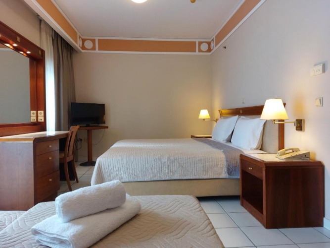 Standard Triple room