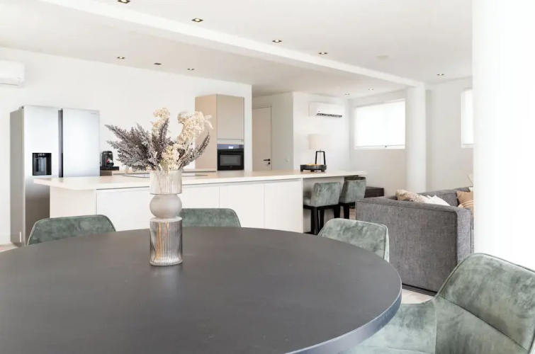 Mambo Beach Holiday Apartments