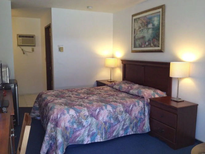 Red Roof Motor Inn