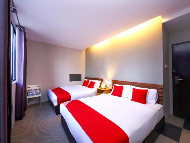 Quadruple Family Suite