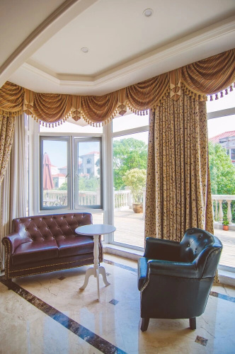 Heart Retreat. Dianshanhu