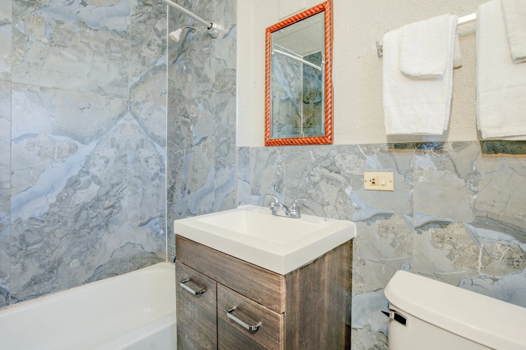 Miami Inn & Suites