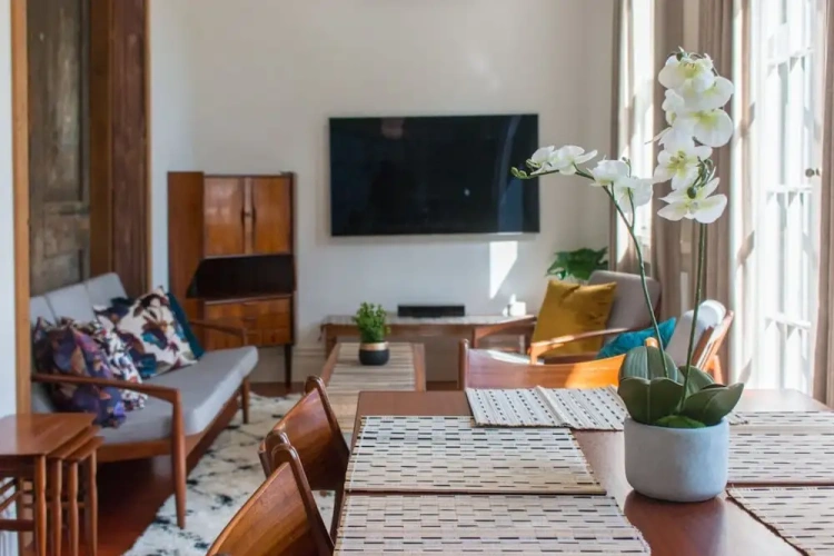 3 Bedrooms Apartment