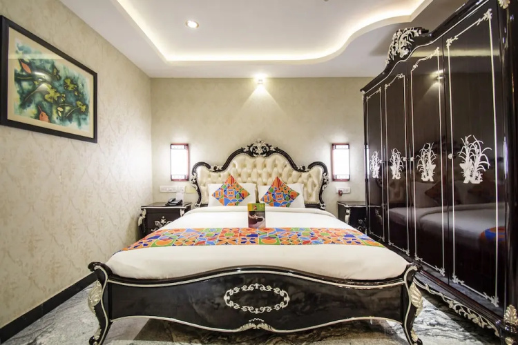 Fabhotel Nk Courtyard
