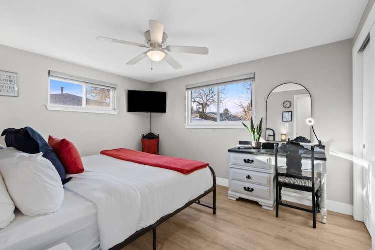 Berthoud Basecamp Private Hot Tub & Backyard Oasis