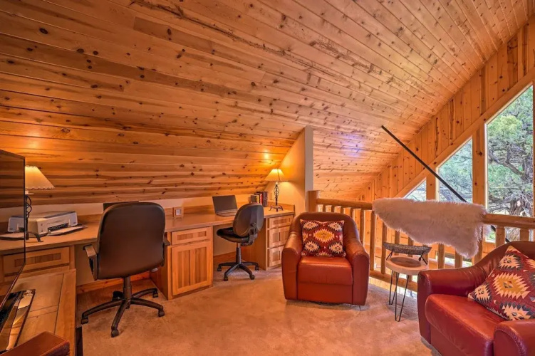Eagle Crest Retreat w/ Great Wifi & Resort Access!