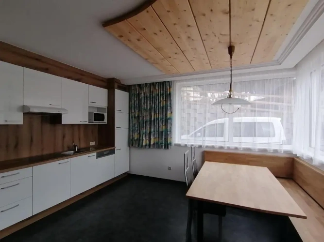 3 Bedrooms Apartment