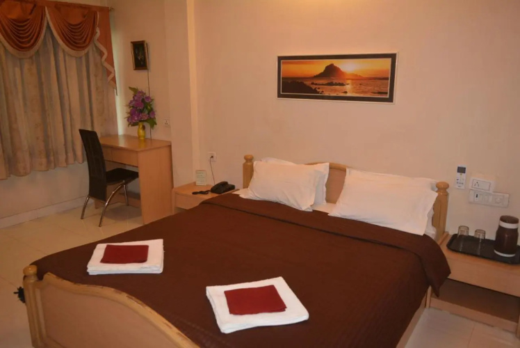Hotel Poonam