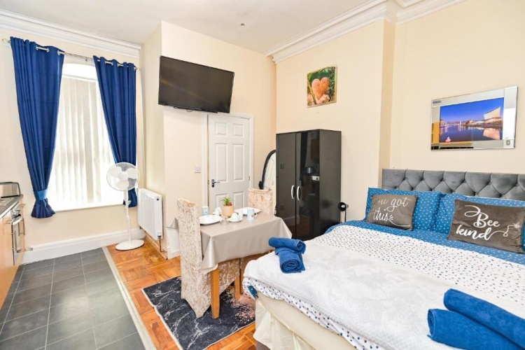 1 Bedroom Apartment