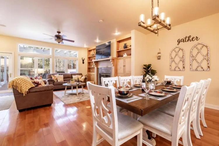 5 Bedrooms Cottage