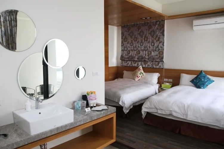 Deluxe Quadruple room with balcony and with sea view