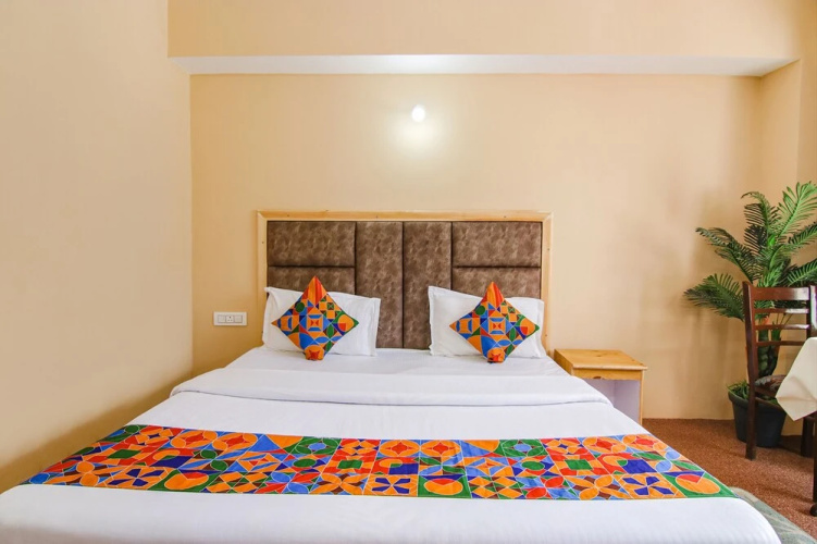 Fabhotel Nirvana Deluxe