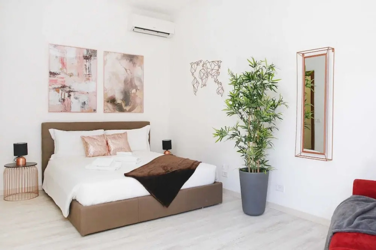 Trastevere Apartment with Patio