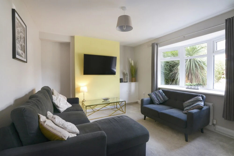 Alderton House