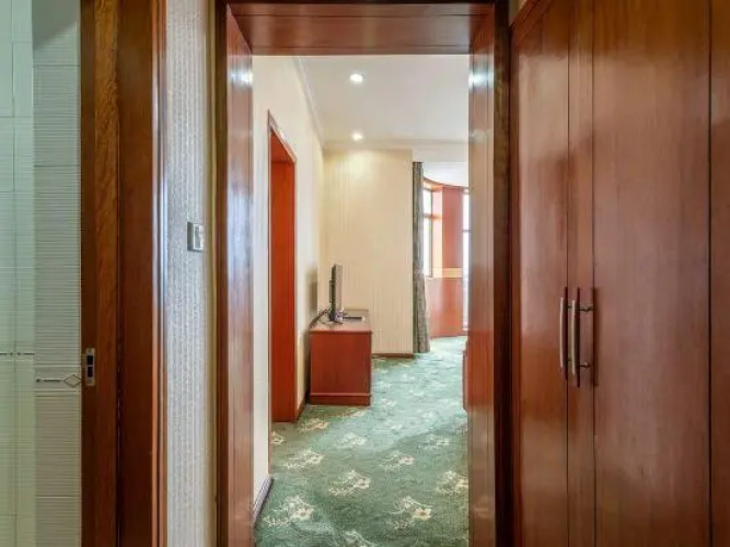 China Hualu Hotel