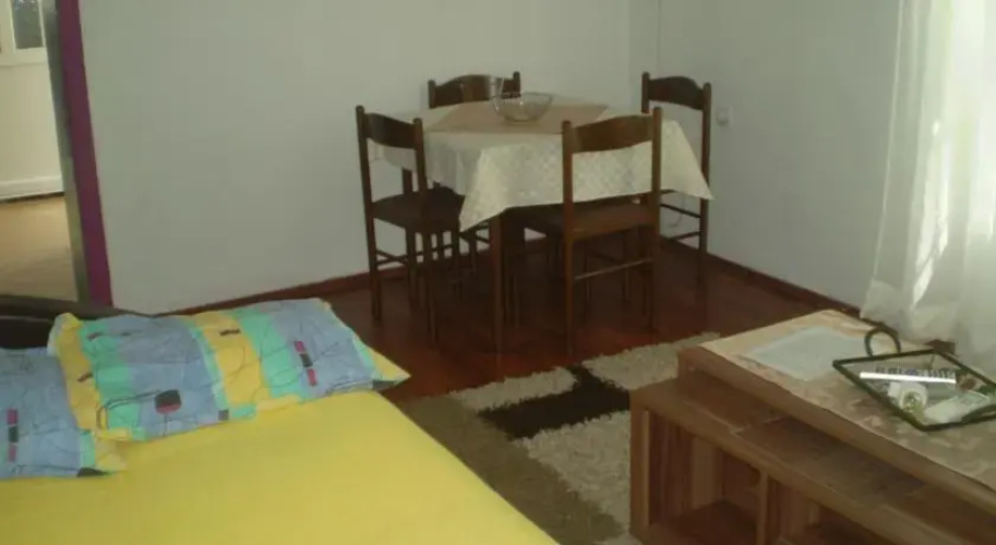 Zenovic House