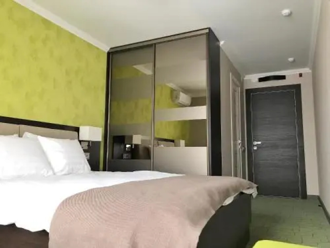 Mini-Hotel April