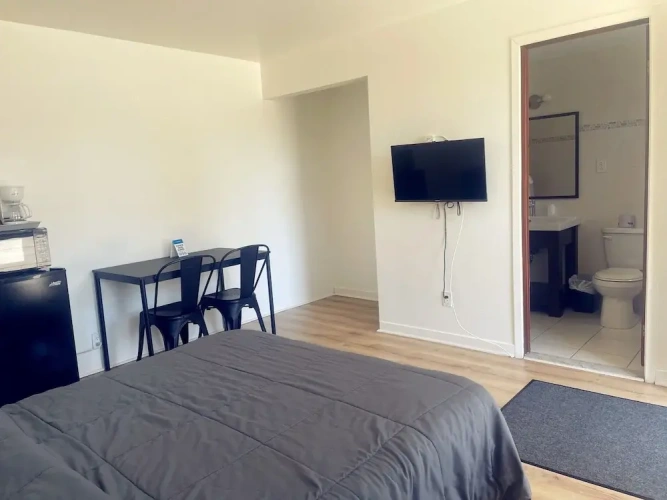 Standard Double Basement room