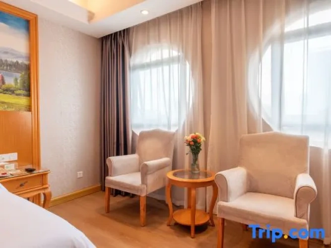Comfort Twin room with street view
