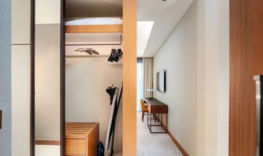 Posh 2 BR in Address Opera Mall Access