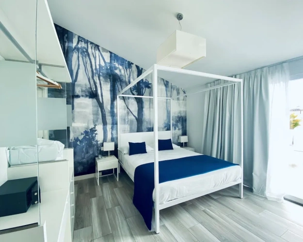 Deluxe Double room with balcony and with sea view