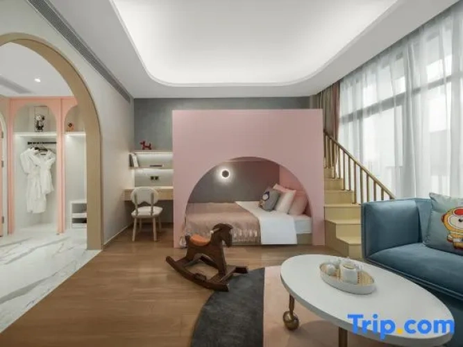 Deluxe Family Suite